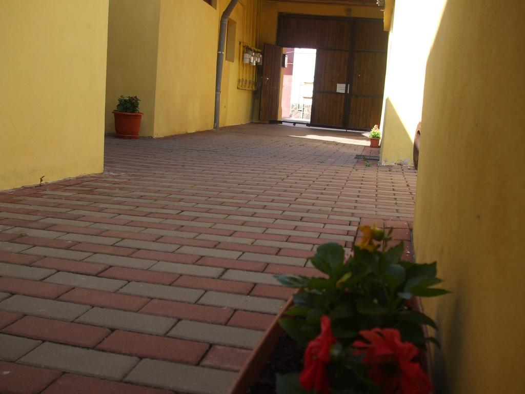 Pensiunea Mimi Mediaş Exterior foto