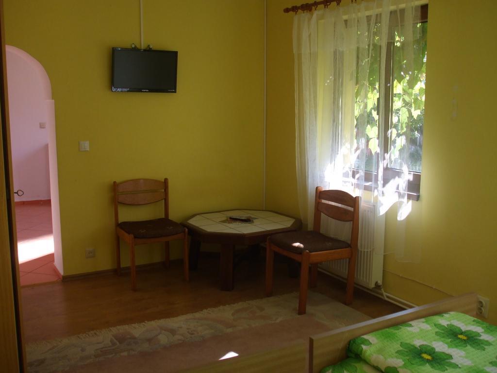 Pensiunea Mimi Mediaş Habitación foto